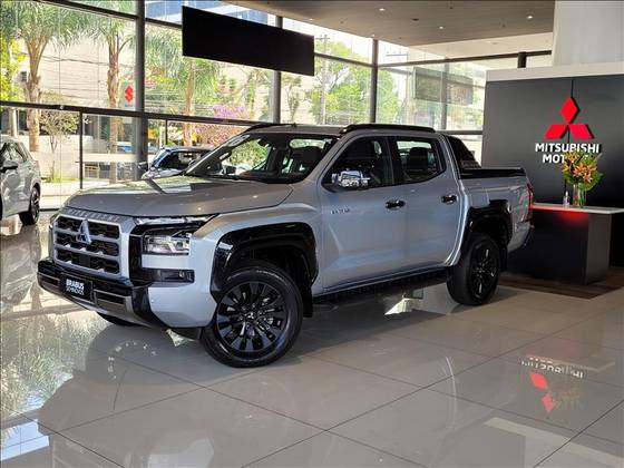 MITSUBISHI TRITON 2.4 BITURBO DIESEL CD KATANA 4X4 AUTOMÁTICO MITSUBISHI TRITON 2.4 BITURBO DIESEL CD KATANA 4X4 AUTOMÁTICO